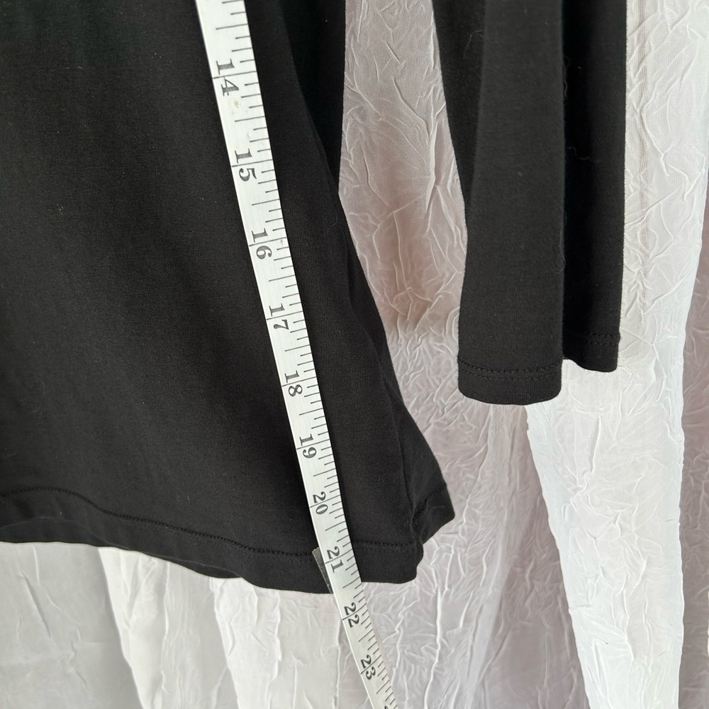 Oscar de la Renta knit shirt, Size S in black - Picture 7 of 7